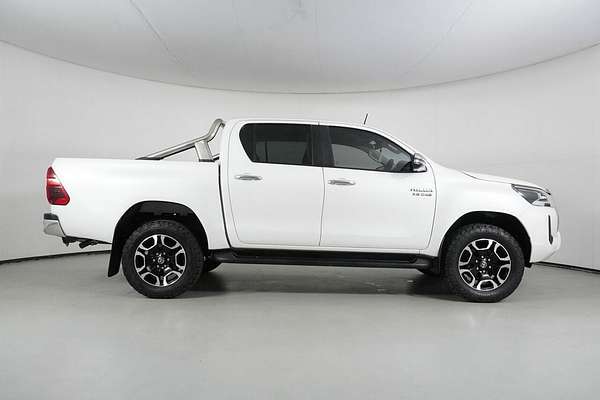 2020 Toyota Hilux SR5 (4x4) GUN126R Facelift 4X4