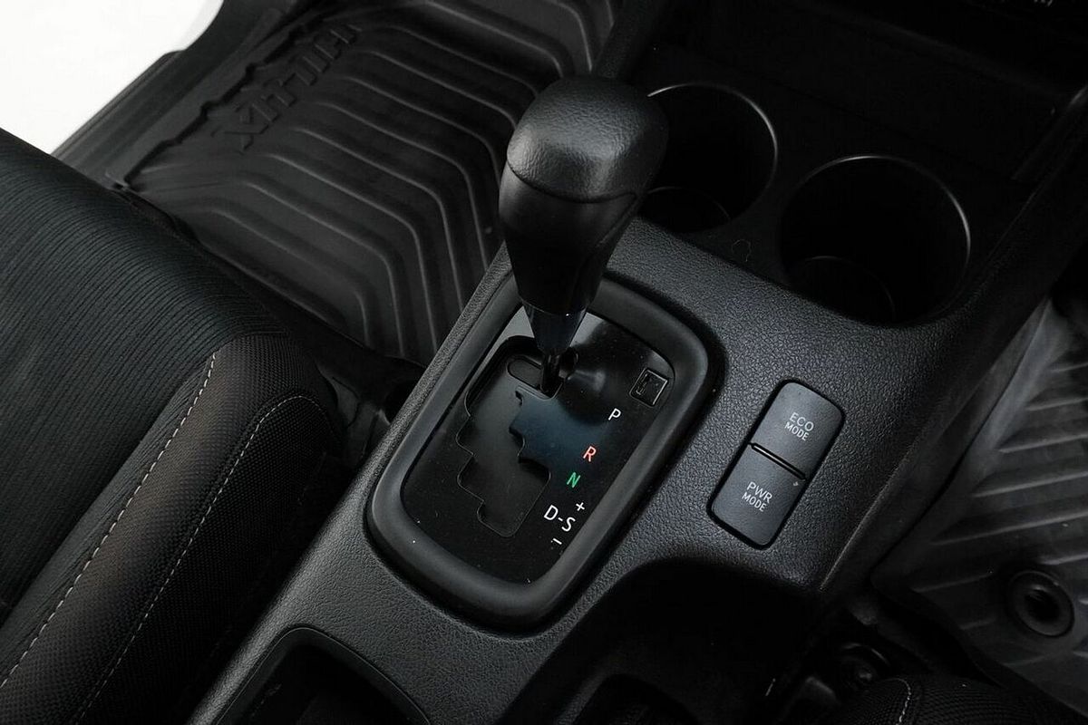 2020 Toyota Hilux SR (4x4) GUN126R Facelift 4X4