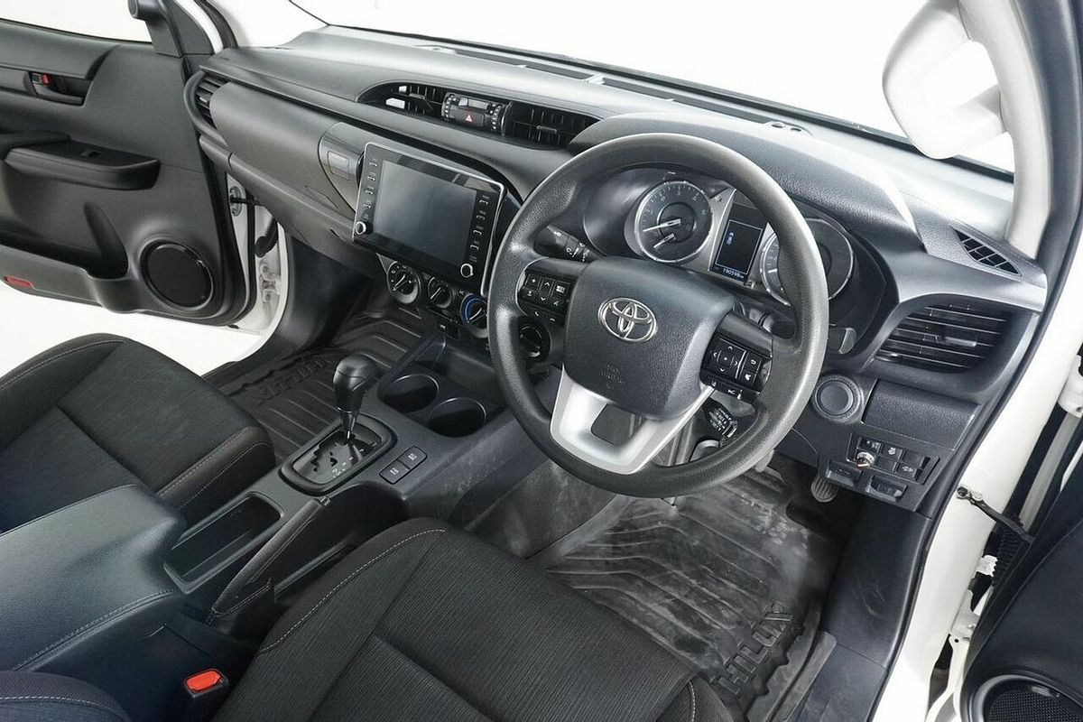 2020 Toyota Hilux SR (4x4) GUN126R Facelift 4X4