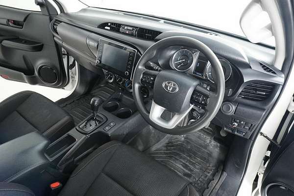 2020 Toyota Hilux SR (4x4) GUN126R Facelift 4X4