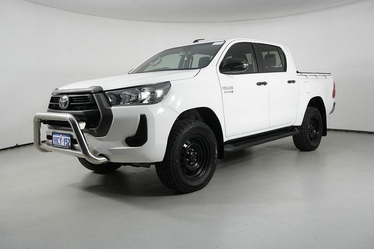 2020 Toyota Hilux SR (4x4) GUN126R Facelift 4X4