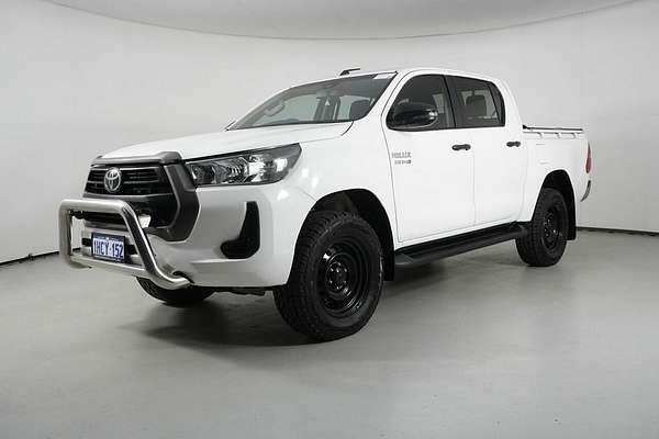 2020 Toyota Hilux SR (4x4) GUN126R Facelift 4X4