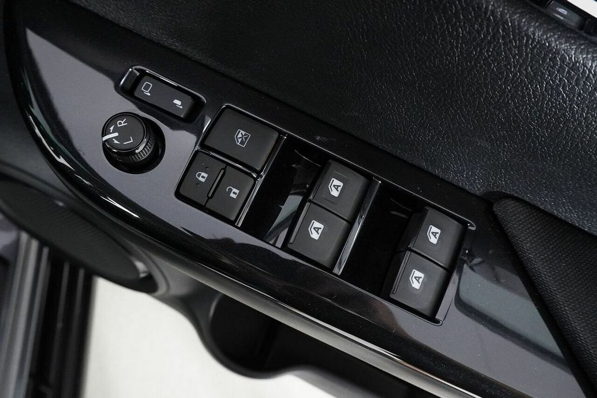 2024 Toyota Hilux SR5 (4x4) GUN126R 4X4