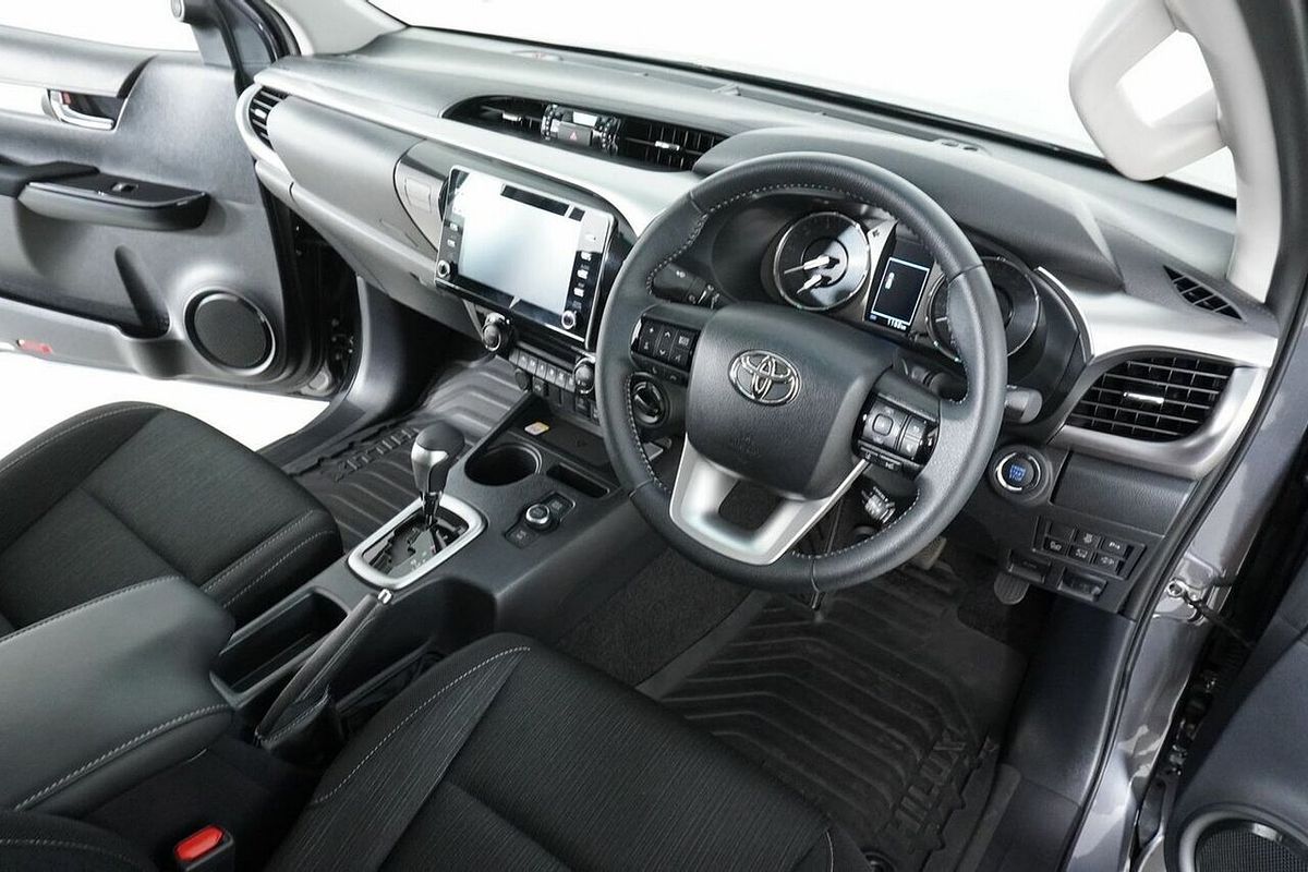 2024 Toyota Hilux SR5 (4x4) GUN126R 4X4