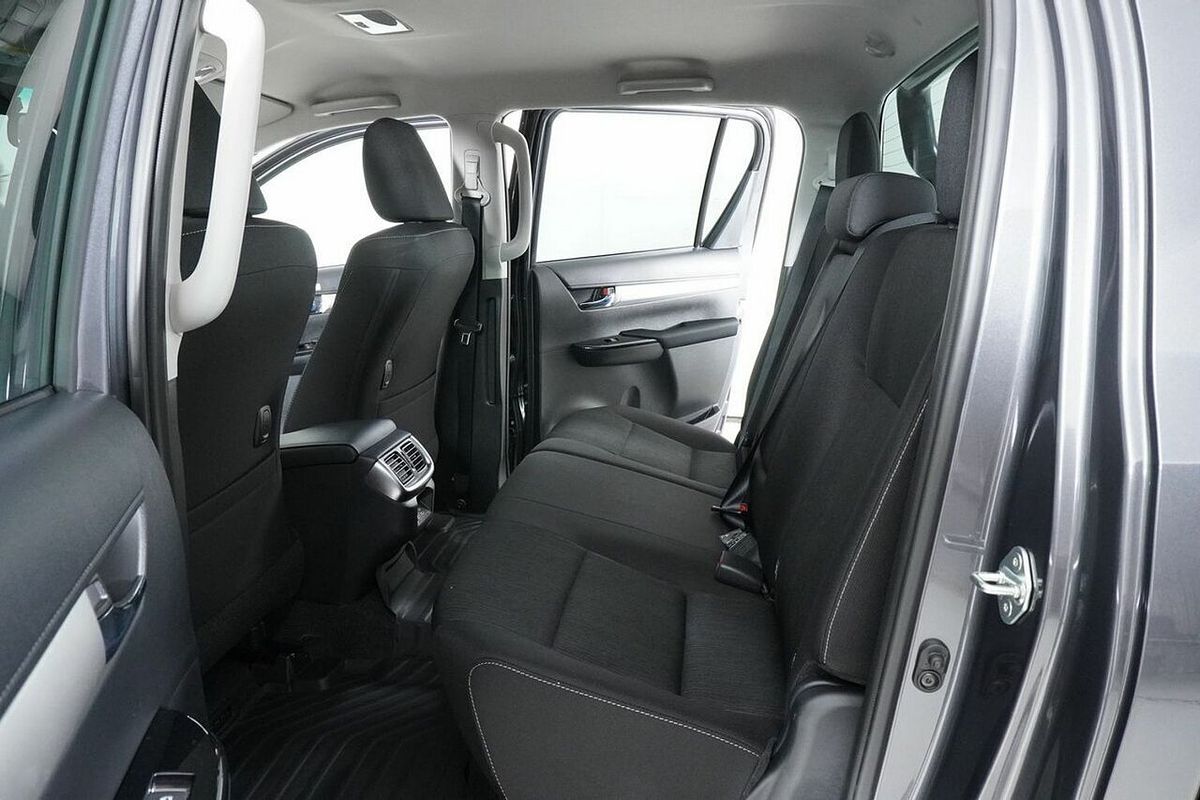 2024 Toyota Hilux SR5 (4x4) GUN126R 4X4