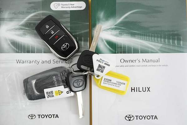 2024 Toyota Hilux SR5 (4x4) GUN126R 4X4