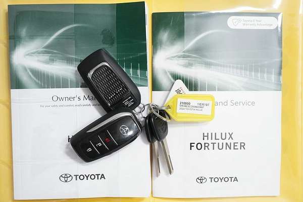 2024 Toyota Hilux SR5 48V (4x4) GUN126R 4X4