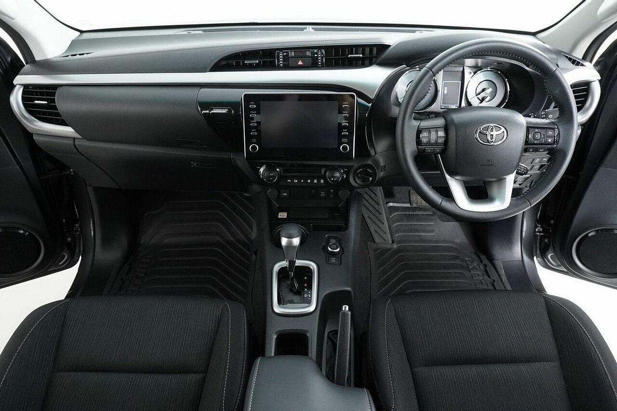 2024 Toyota Hilux SR5 (4x4) GUN126R 4X4