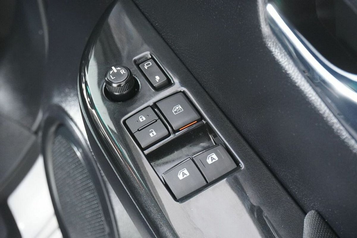 2018 Toyota Hilux SR5 (4x4) GUN126R MY19 4X4