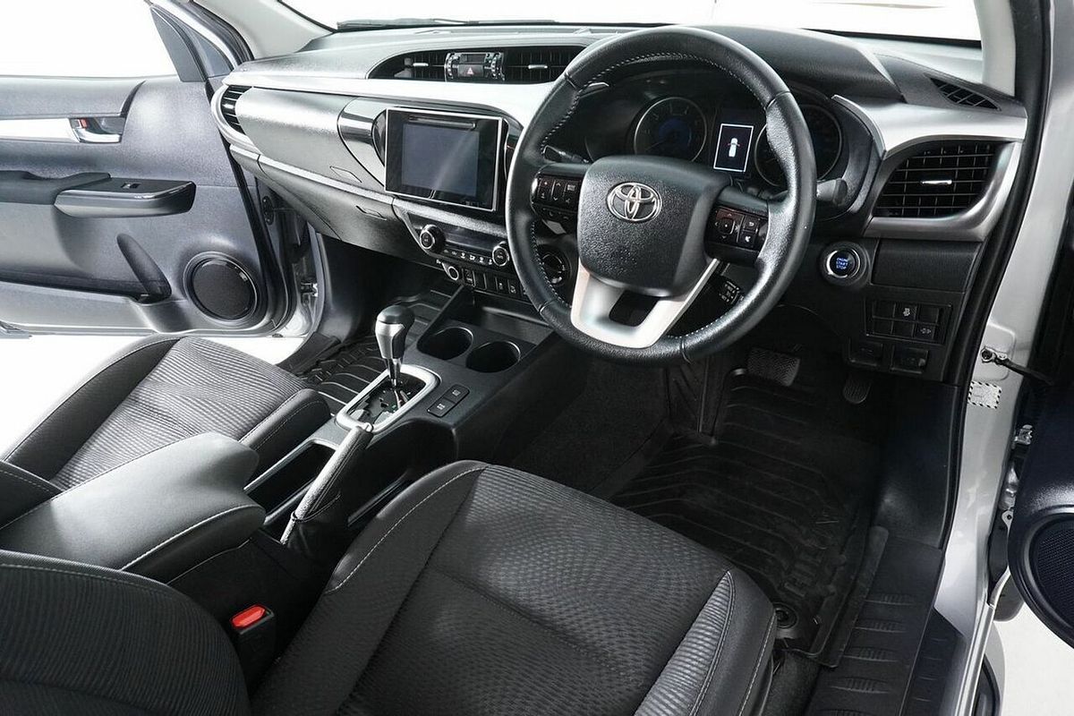 2018 Toyota Hilux SR5 (4x4) GUN126R MY19 4X4