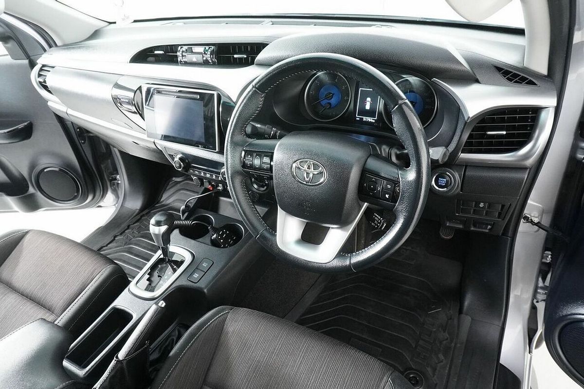 2018 Toyota Hilux SR5 (4x4) GUN126R MY17 4X4