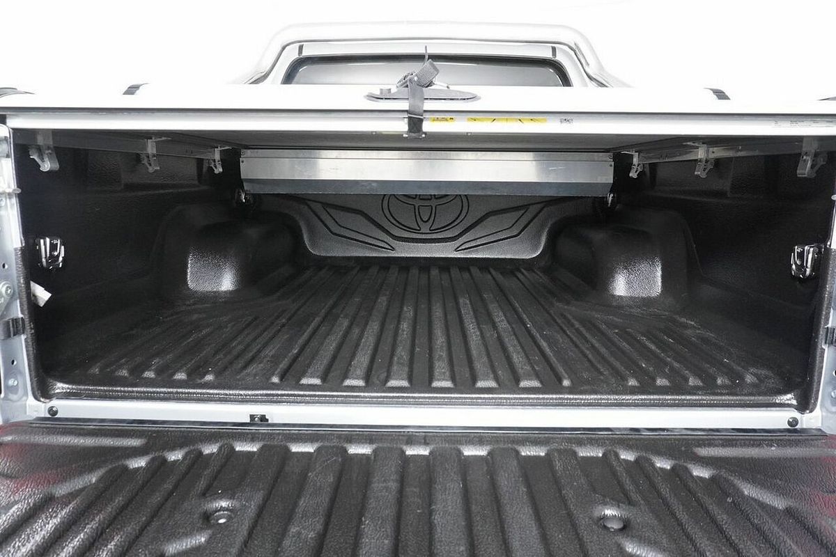 2018 Toyota Hilux SR5 (4x4) GUN126R MY17 4X4