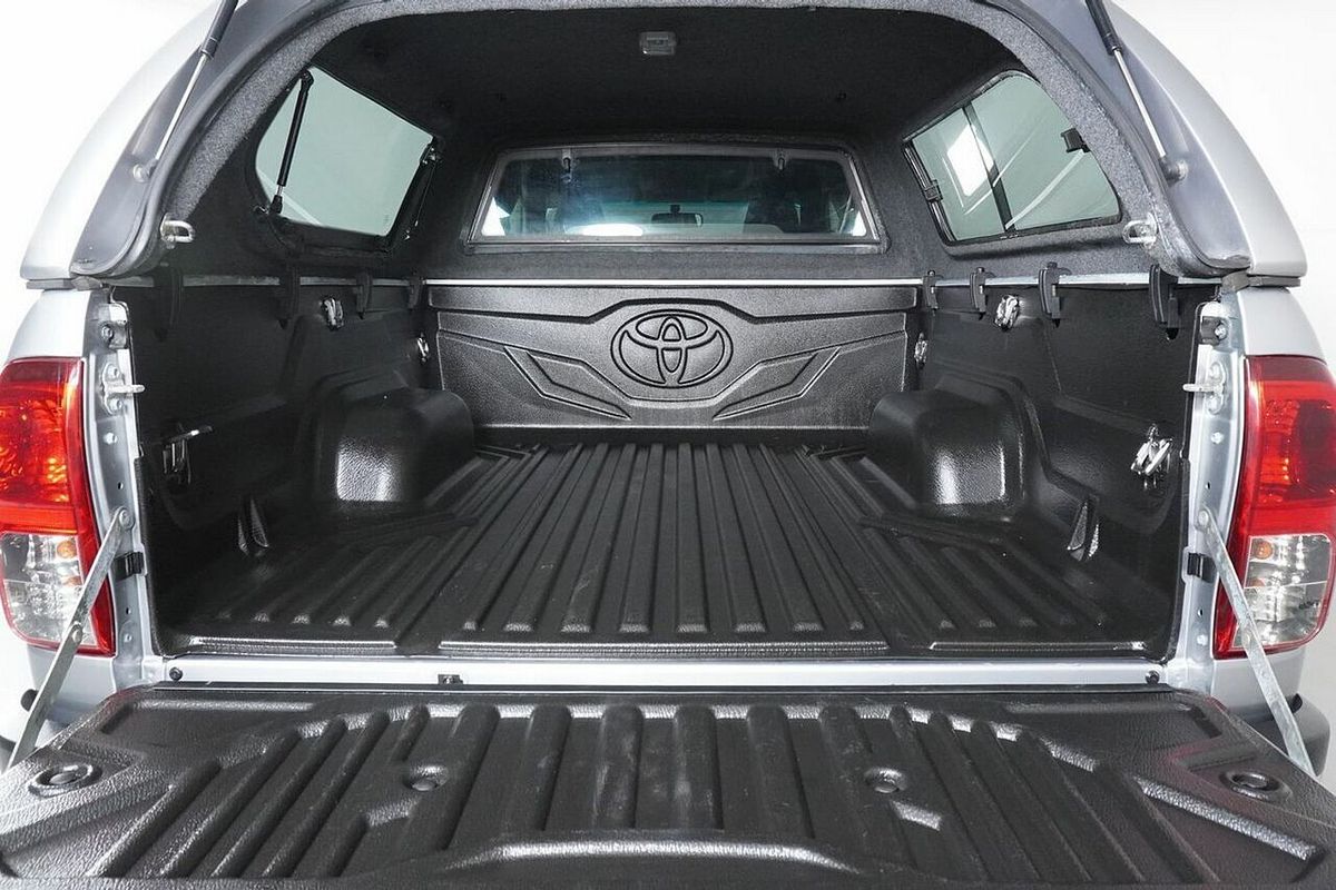 2018 Toyota Hilux SR5 (4x4) GUN126R MY19 4X4