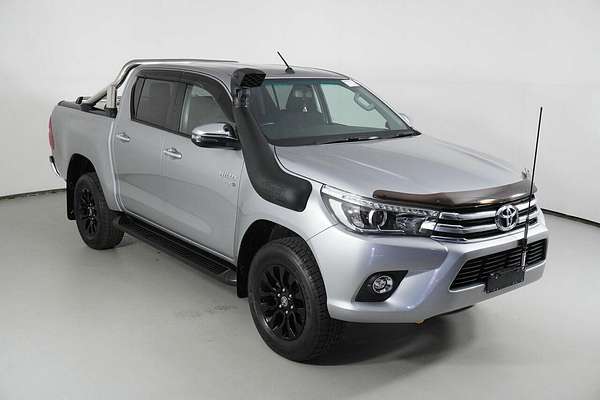 2018 Toyota Hilux SR5 (4x4) GUN126R MY17 4X4