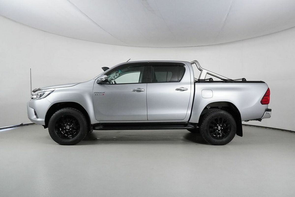 2018 Toyota Hilux SR5 (4x4) GUN126R MY17 4X4