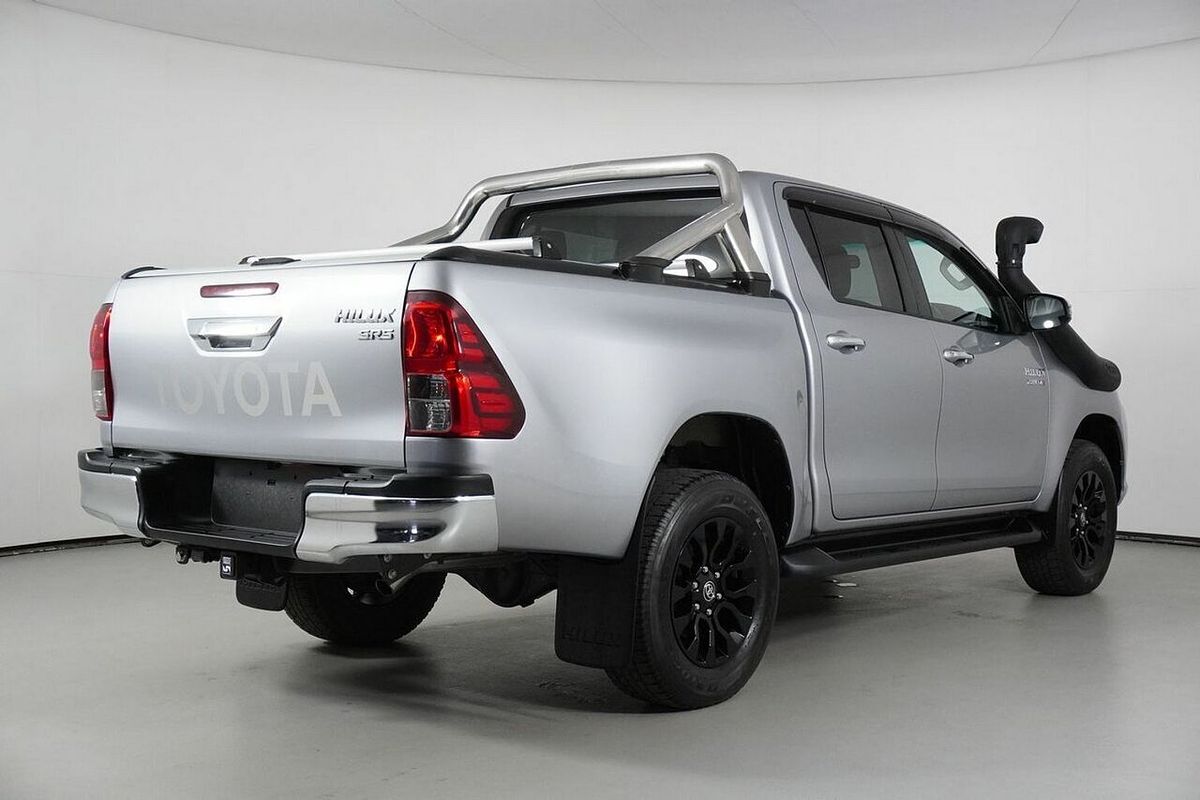 2018 Toyota Hilux SR5 (4x4) GUN126R MY17 4X4