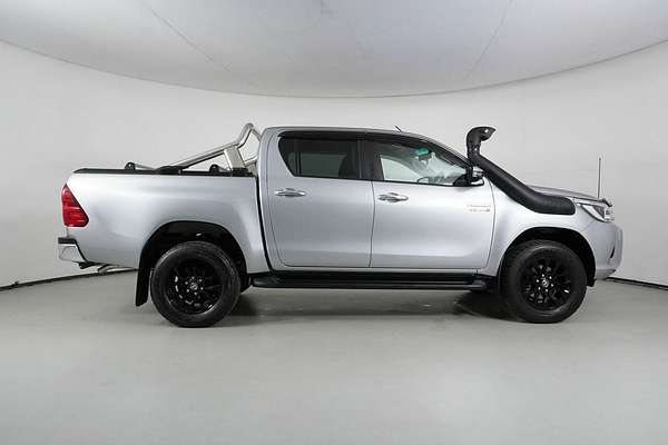 2018 Toyota Hilux SR5 (4x4) GUN126R MY17 4X4