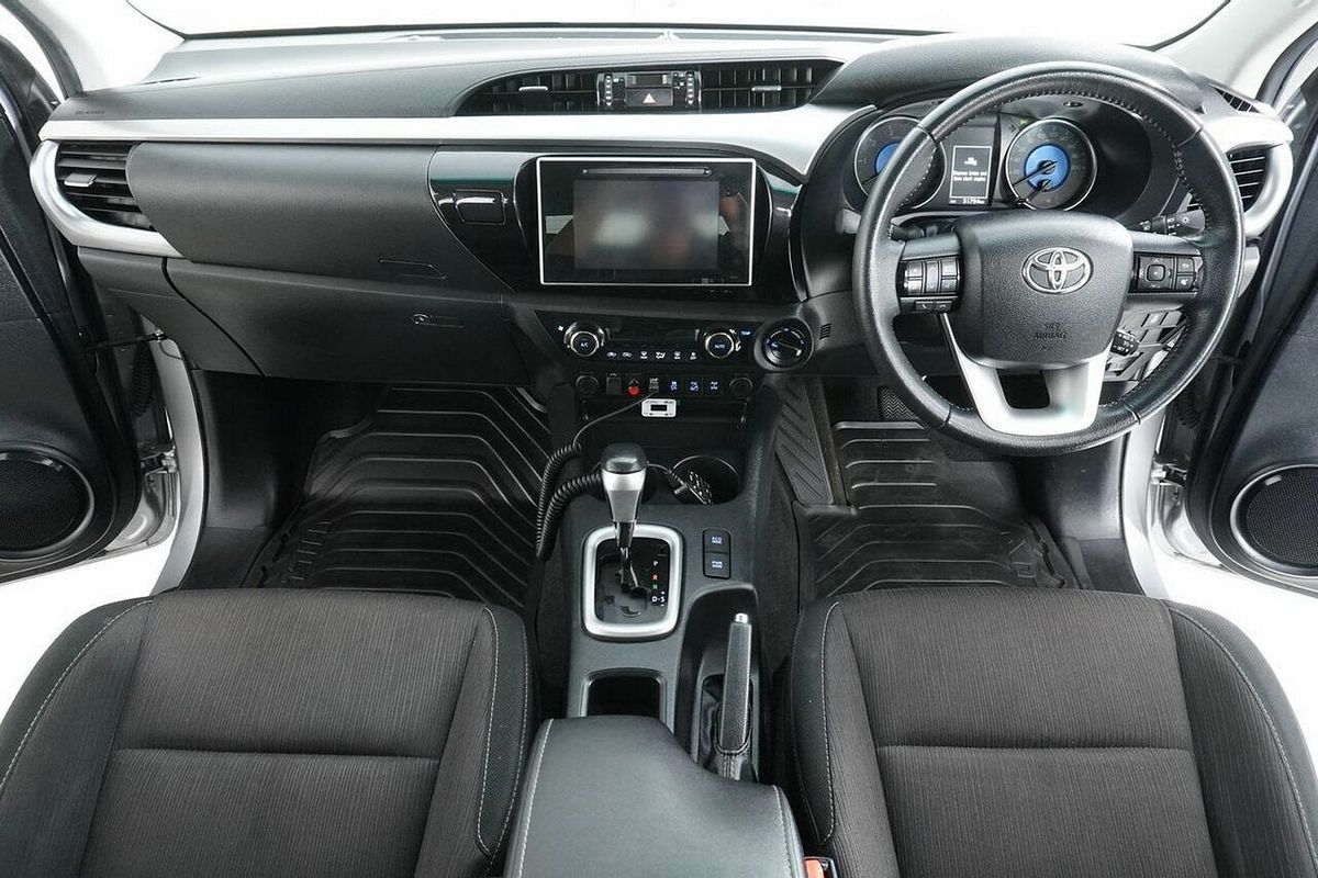 2018 Toyota Hilux SR5 (4x4) GUN126R MY17 4X4