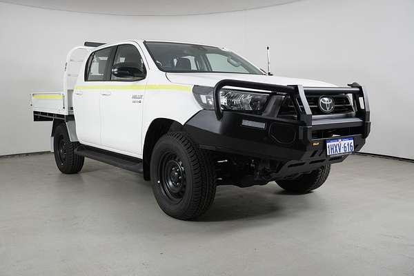 2023 Toyota Hilux SR (4x4)