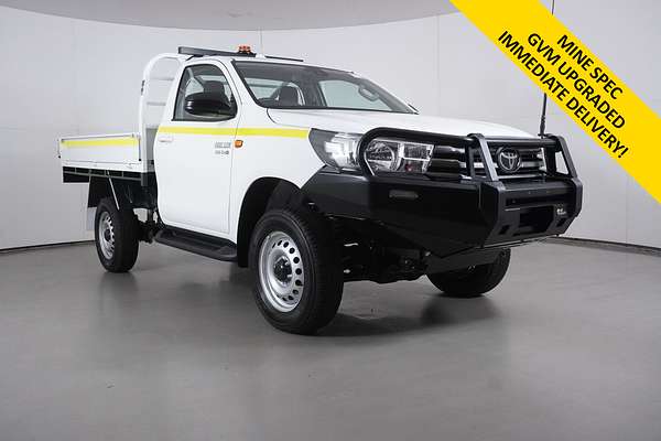 2024 Toyota Hilux SR (4x4)