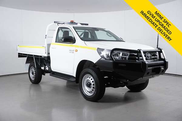 2024 Toyota Hilux SR (4x4)