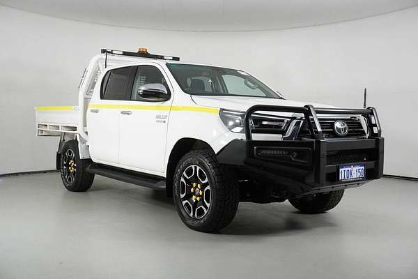 2021 Toyota Hilux SR5 (4x4) GUN126R Facelift 4X4