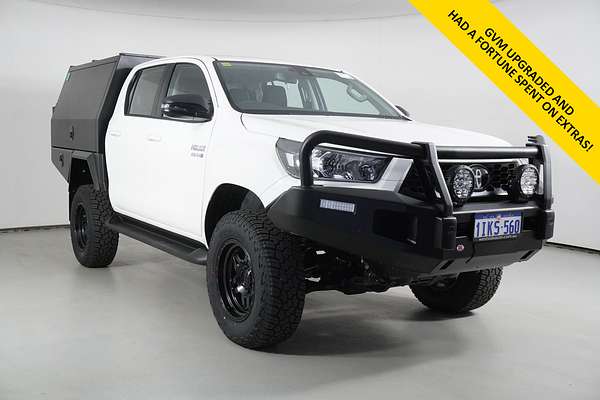 2024 Toyota Hilux SR (4x4)