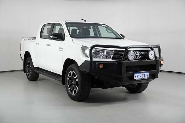 2016 Toyota Hilux SR (4x4) GUN126R 4X4