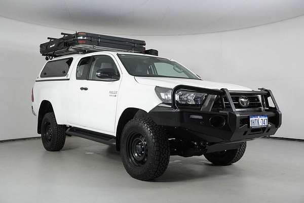 2021 Toyota Hilux SR (4x4) GUN126R Facelift 4X4