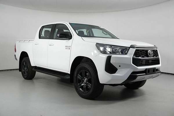 2024 Toyota Hilux SR (4x4) GUN126R 4X4