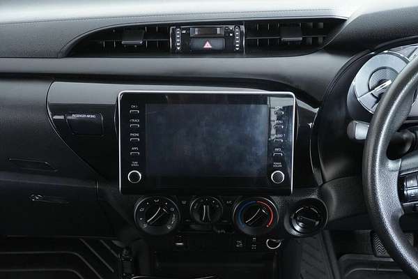 2020 Toyota Hilux SR (4x4) GUN126R Facelift 4X4
