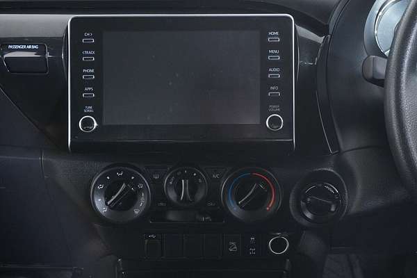 2020 Toyota Hilux SR (4x4) GUN126R Facelift 4X4