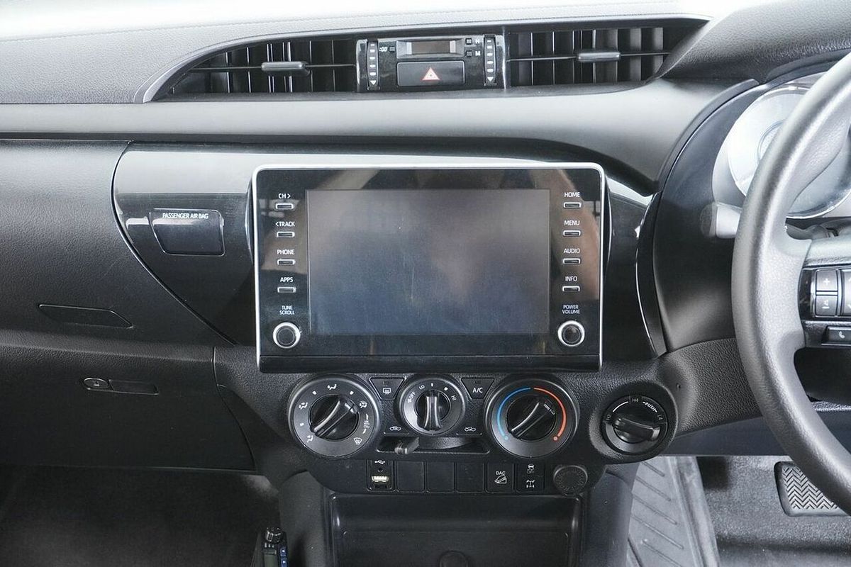 2020 Toyota Hilux SR (4x4) GUN126R Facelift 4X4