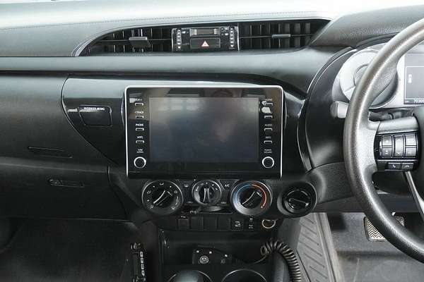 2020 Toyota Hilux SR (4x4) GUN126R Facelift 4X4