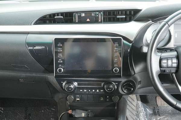 2021 Toyota Hilux SR5 (4x4) GUN126R Facelift 4X4