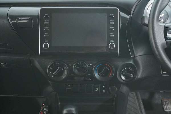 2020 Toyota Hilux SR (4x4) GUN126R Facelift 4X4