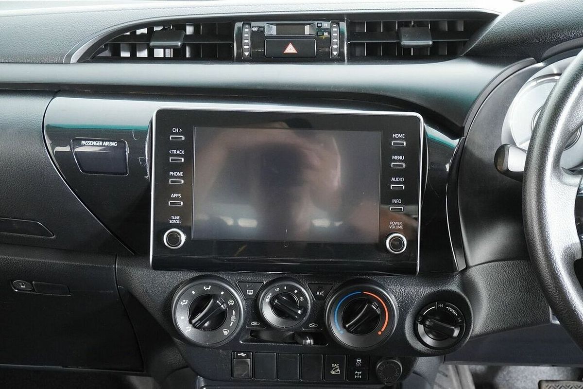 2020 Toyota Hilux SR (4x4) GUN126R Facelift 4X4