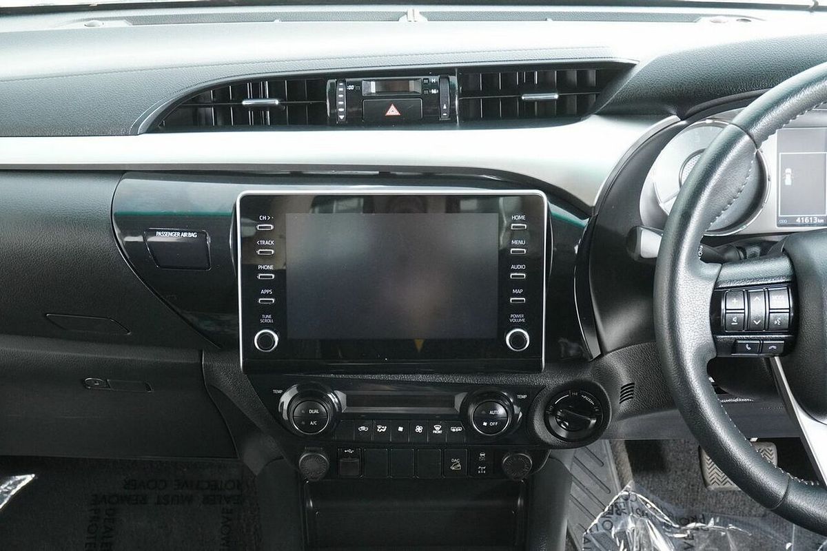 2021 Toyota Hilux SR5 (4x4) GUN126R Facelift 4X4
