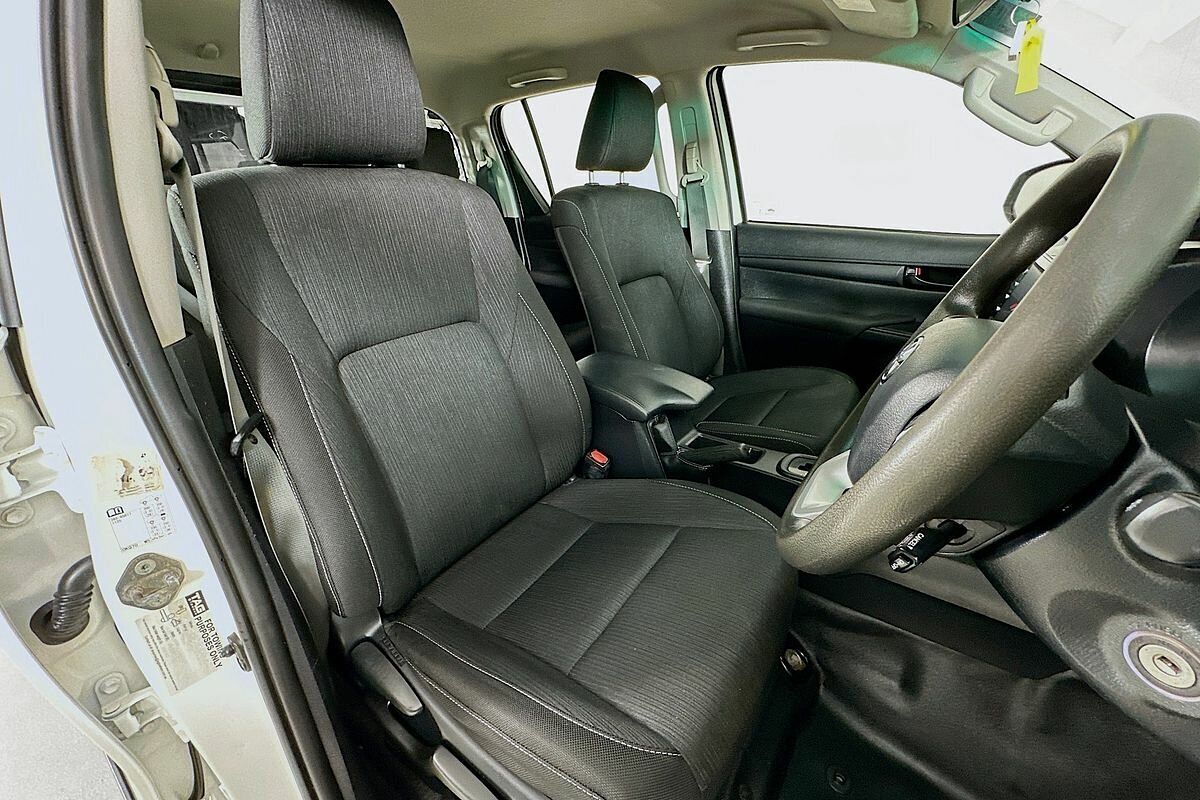 2021 Toyota Hilux SR (4x4) GUN126R Facelift 4X4