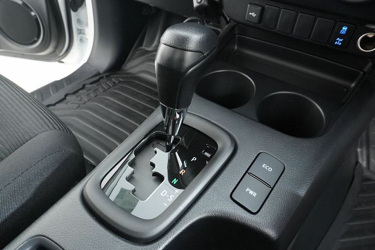 2024 Toyota Hilux SR (4x4) GUN126R 4X4