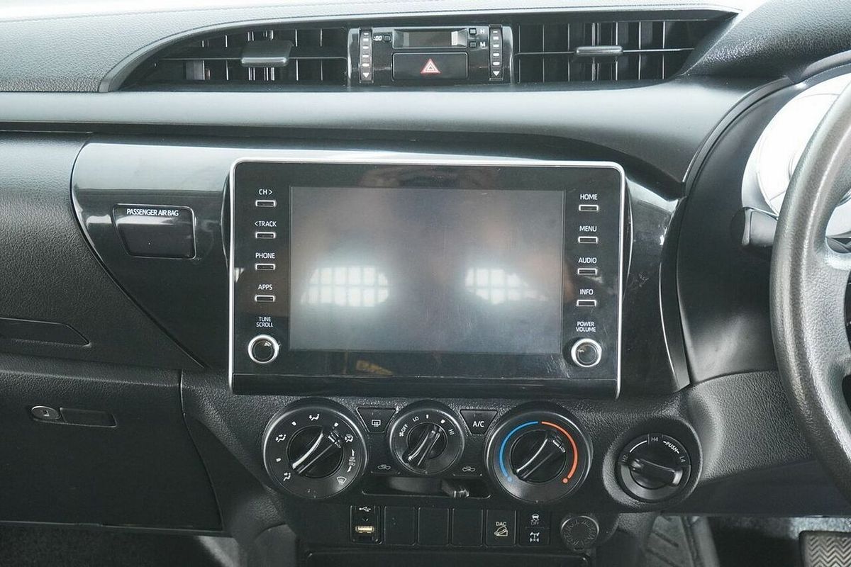2020 Toyota Hilux SR (4x4) GUN126R Facelift 4X4