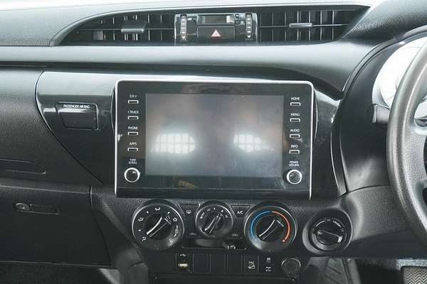 2020 Toyota Hilux SR (4x4) GUN126R Facelift 4X4