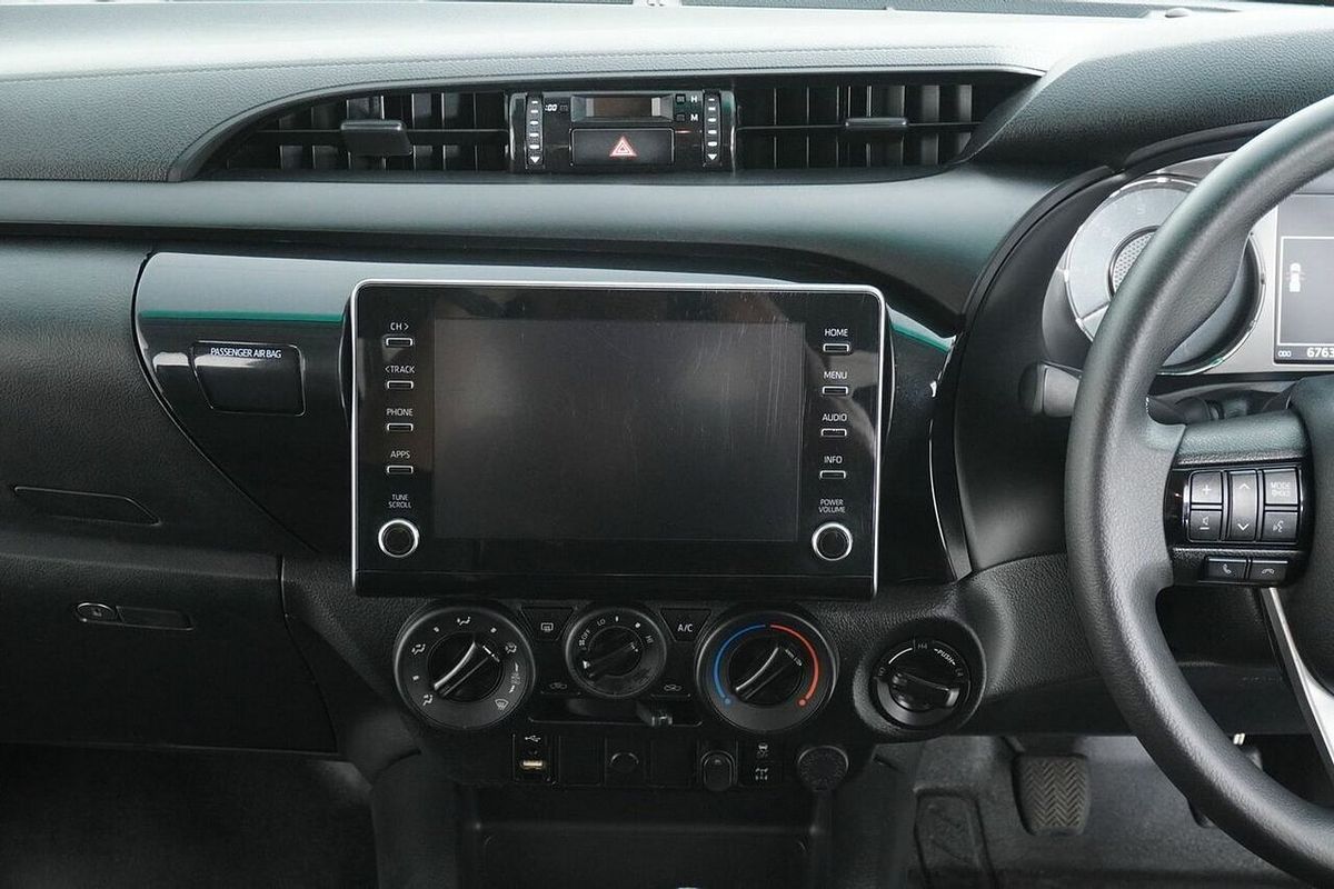 2020 Toyota Hilux SR (4x4) GUN126R Facelift 4X4