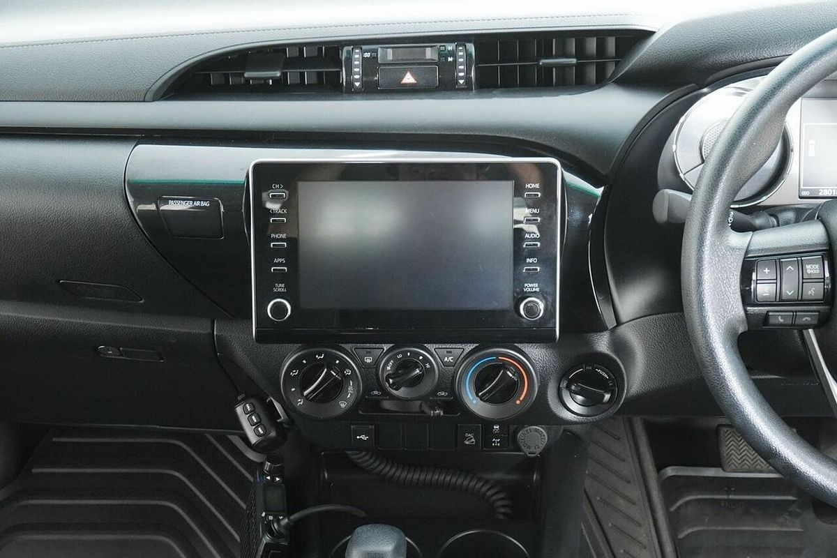 2024 Toyota Hilux SR (4x4) GUN126R 4X4