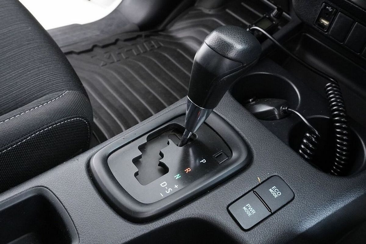 2020 Toyota Hilux SR (4x4) GUN126R Facelift 4X4