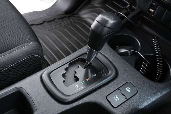 2020 Toyota Hilux SR (4x4) GUN126R Facelift 4X4