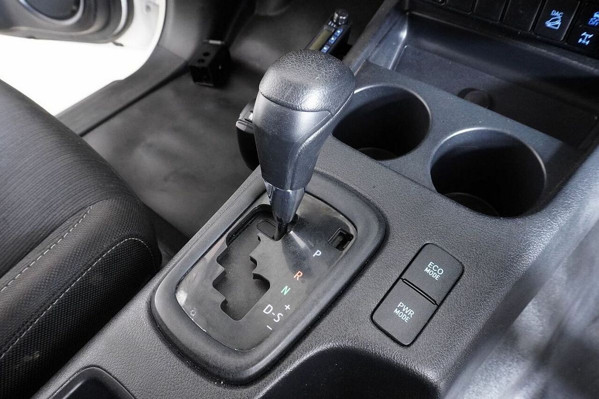 2020 Toyota Hilux SR (4x4) GUN126R Facelift 4X4