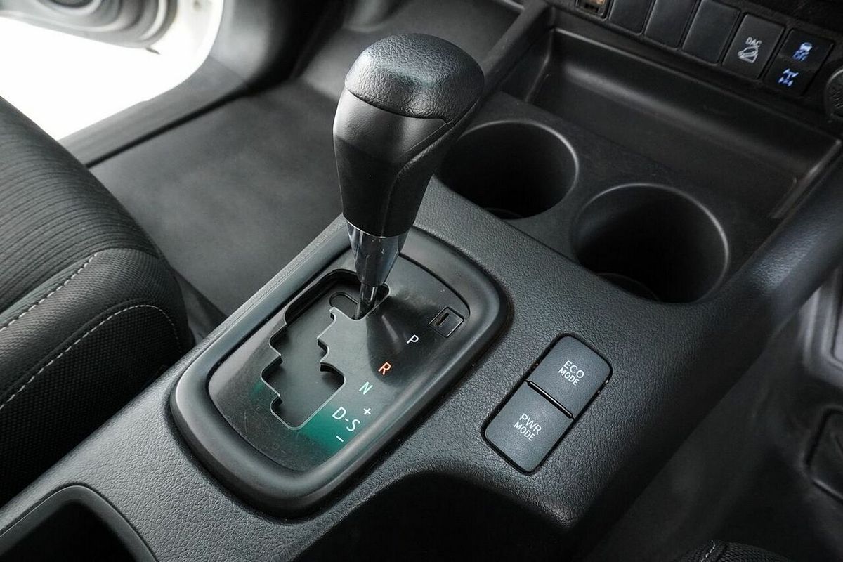 2021 Toyota Hilux SR (4x4) GUN126R Facelift 4X4