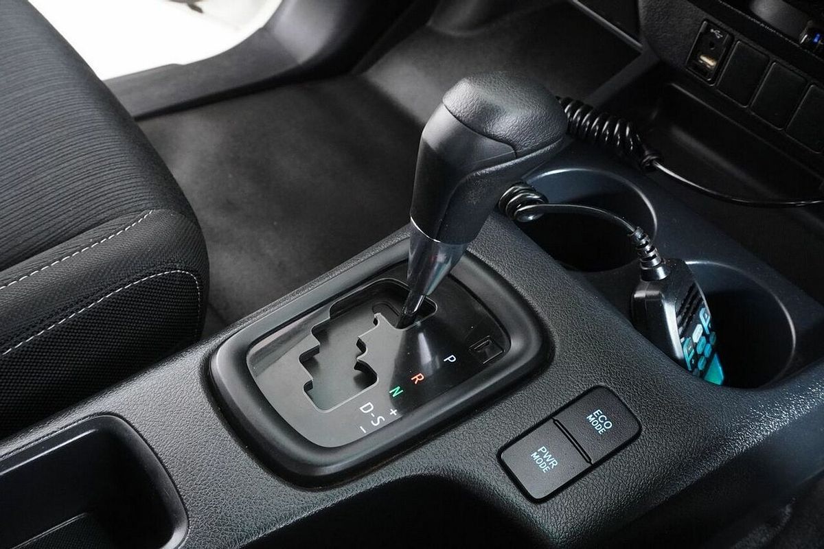 2021 Toyota Hilux SR (4x4) GUN126R Facelift 4X4