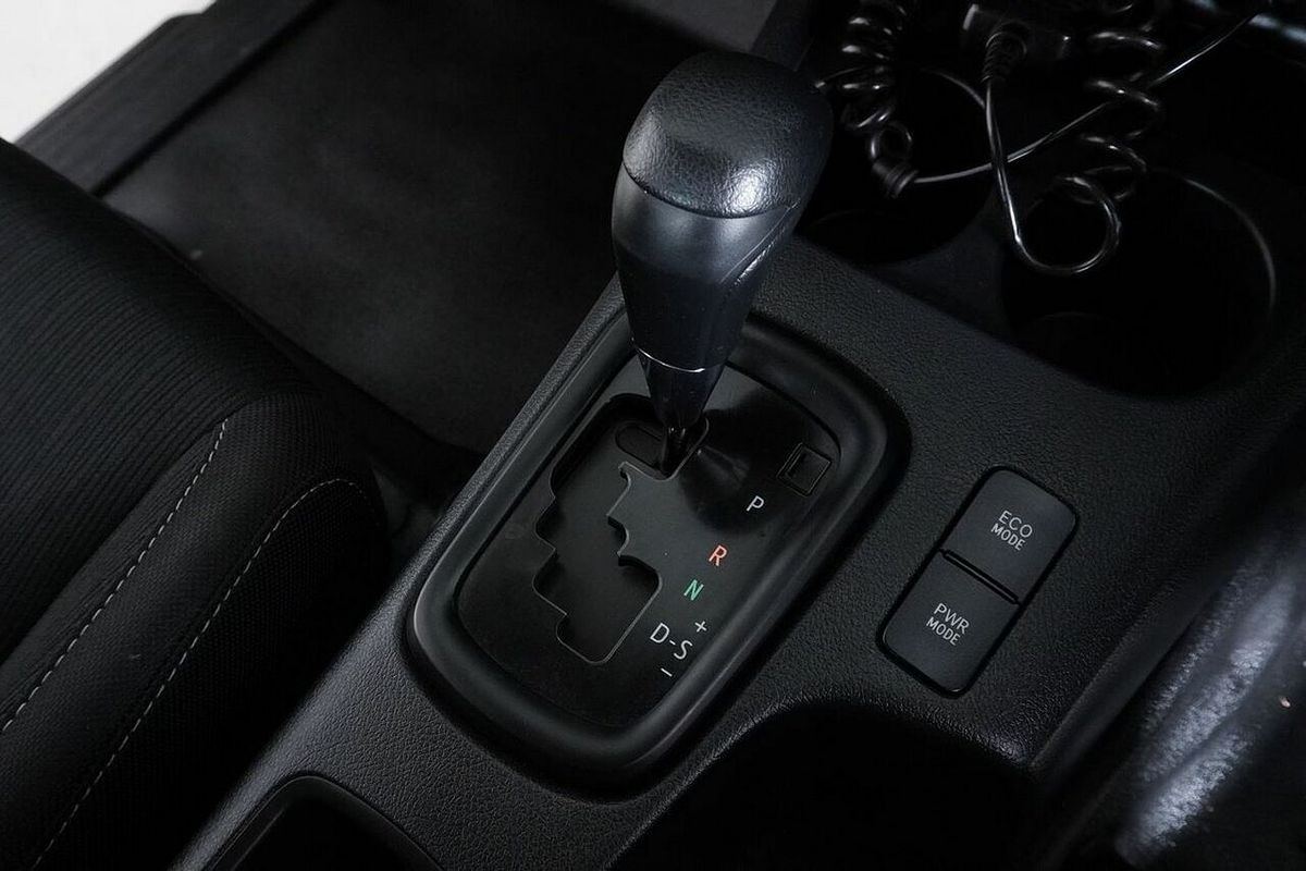 2021 Toyota Hilux SR (4x4) GUN126R Facelift 4X4